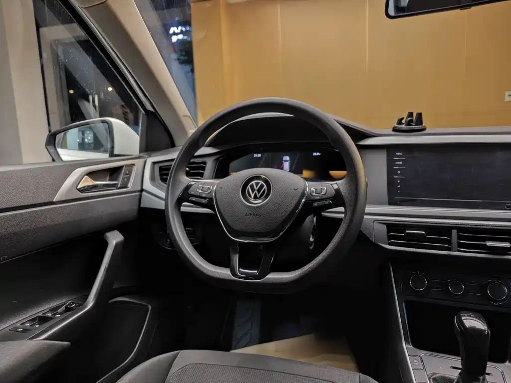 Volkswagen Volkswagen Polo 2023 Plus 1.5L Automatic Comfort Edition 2023 - thumbnail 14