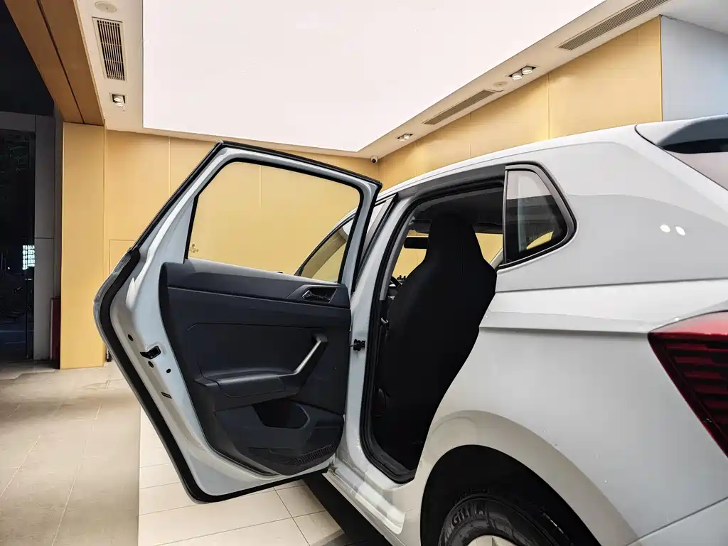 Volkswagen Volkswagen Polo 2023 Plus 1.5L Automatic Comfort Edition 2023 - thumbnail 19