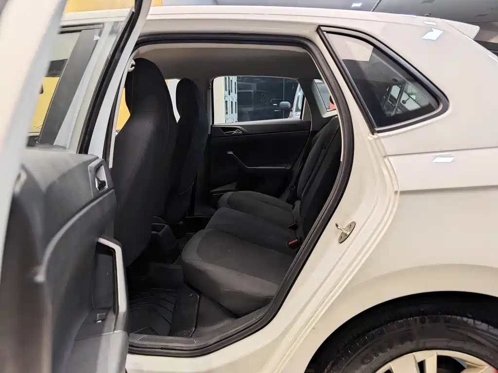 Volkswagen Volkswagen Polo 2023 Plus 1.5L Automatic Comfort Edition 2023 - thumbnail 20