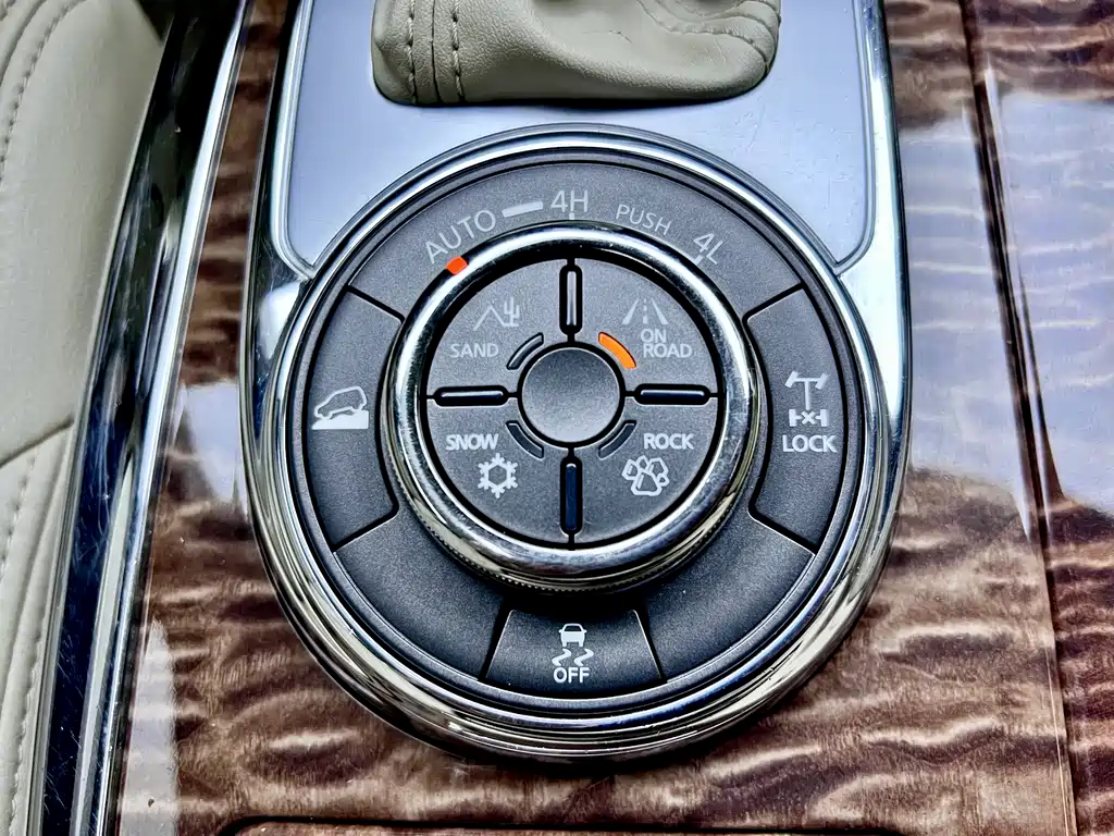 Nissan Nissan Patrol 2018 4.0L Platinum Edition 2018 - thumbnail 10