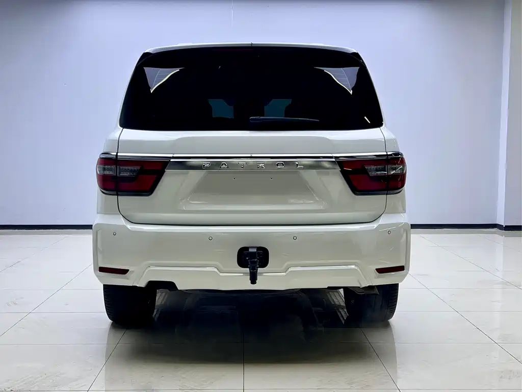 Nissan Nissan Patrol 2018 4.0L Platinum Edition 2018 - thumbnail 13