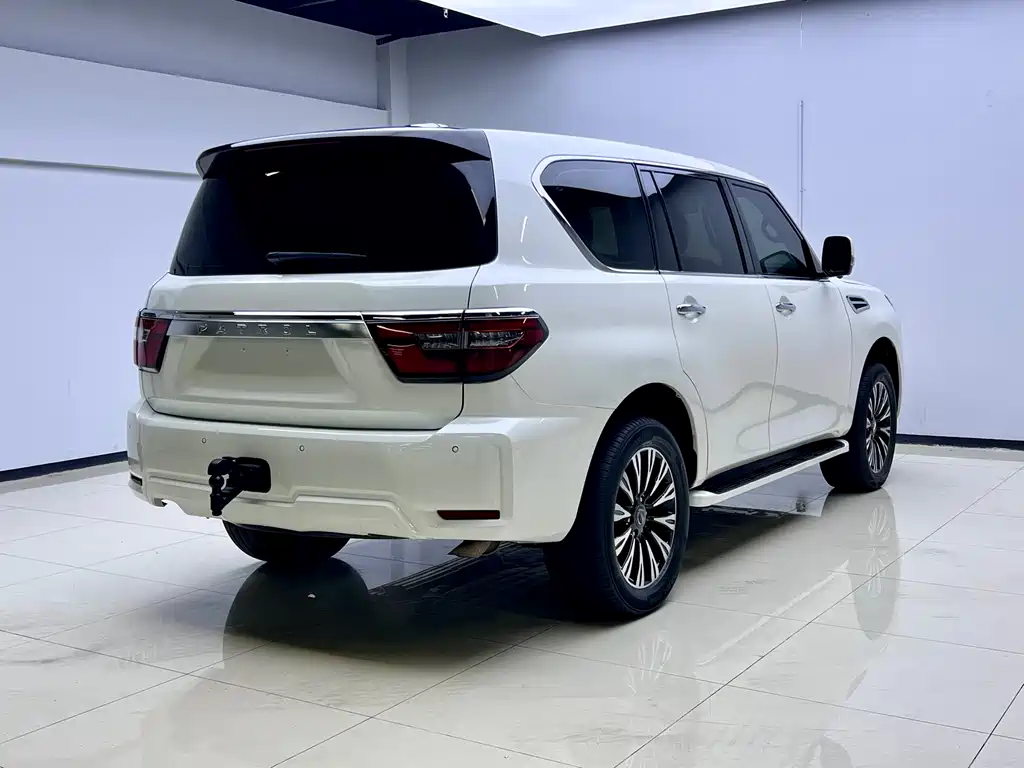 Nissan Nissan Patrol 2018 4.0L Platinum Edition 2018 - thumbnail 15