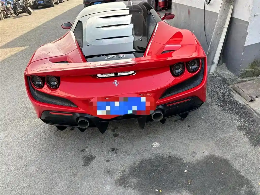 Ferrari Ferrari F8 Tributo 3.9T V8 2022 - thumbnail 4