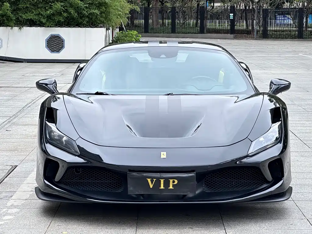 Ferrari Ferrari F8 Tributo 3.9T V8 2021 - thumbnail 2