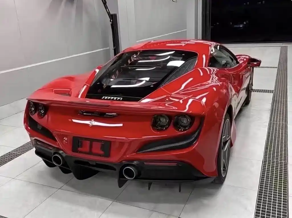 Ferrari Ferrari F8 Tributo 3.9T V8 2021 - thumbnail 3