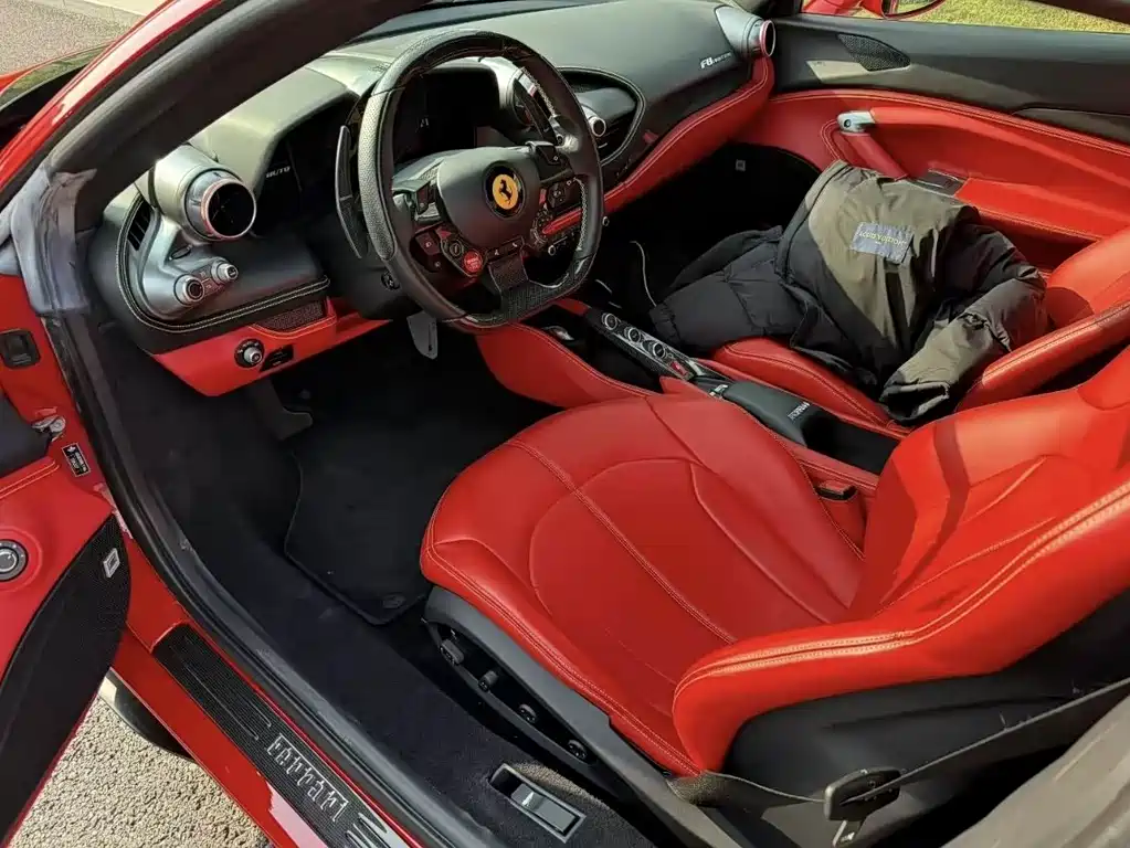 Ferrari Ferrari F8 Tributo 3.9T V8 2021 - thumbnail 5