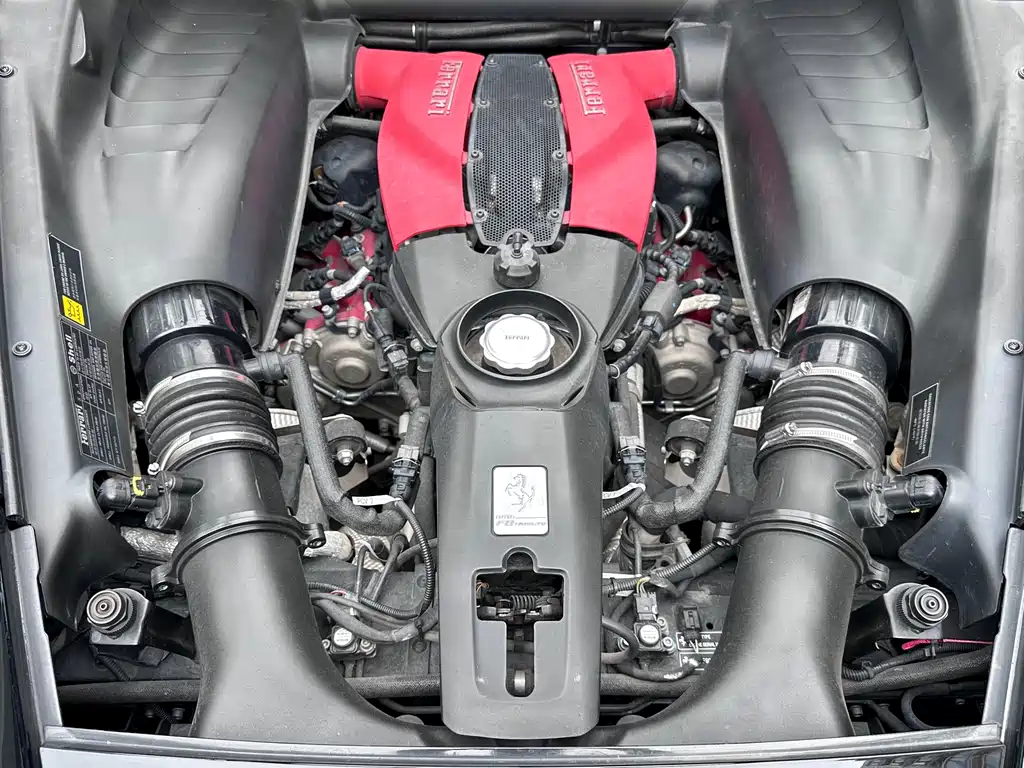 Ferrari Ferrari F8 Tributo 3.9T V8 2021 - thumbnail 6