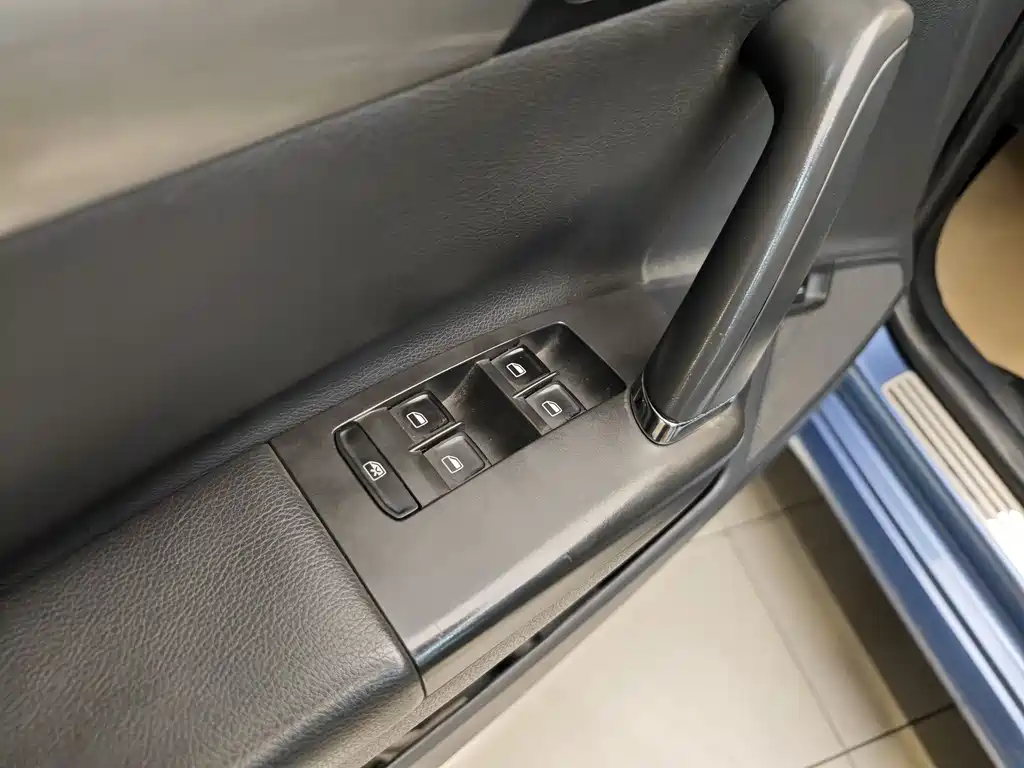 Volkswagen Volkswagen Lavida 2013 1.4TSI DSG Comfort Edition 2013 - thumbnail 9
