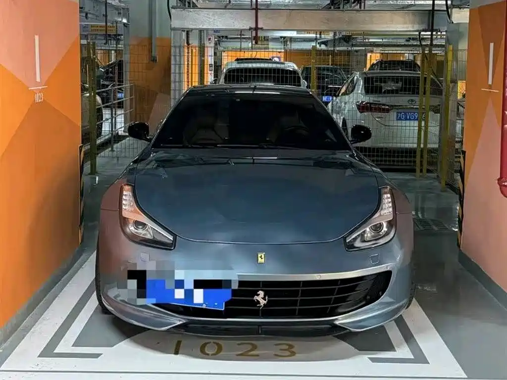 Ferrari GTC4 Lusso 2017 3.9T V8 2017 - thumbnail 2