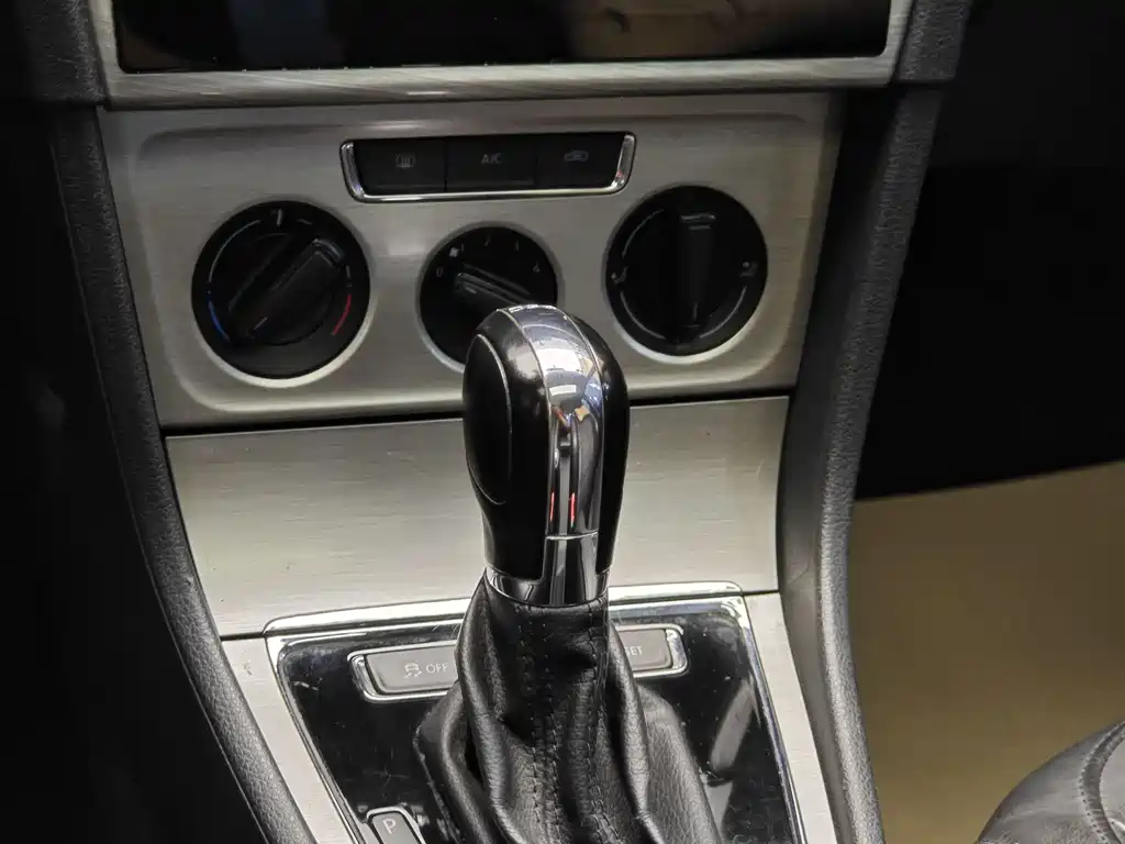 Volkswagen Volkswagen Lavida 2013 1.4TSI DSG Comfort Edition 2013 - thumbnail 17