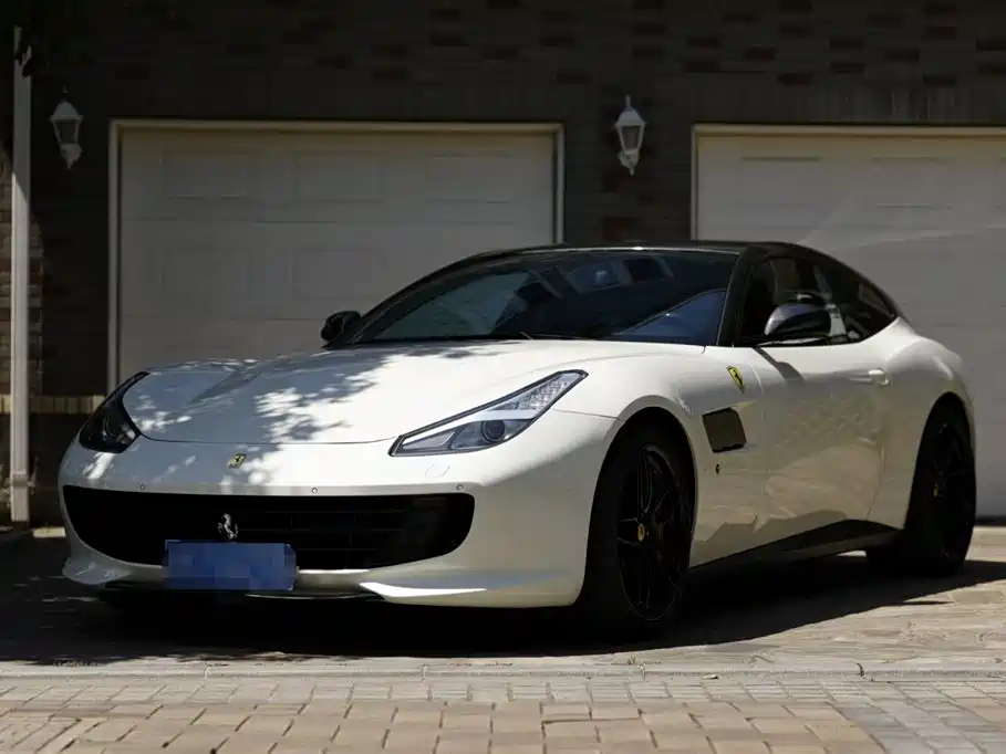 Ferrari GTC4 Lusso 2017 3.9T V8 2019
