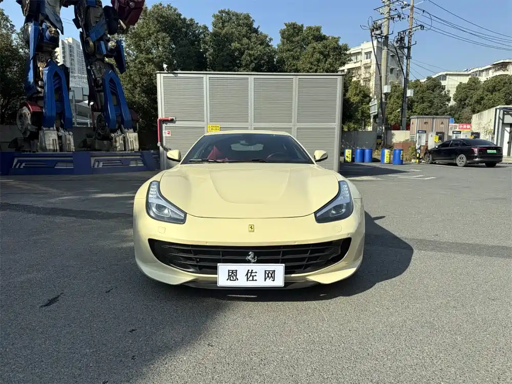 Ferrari GTC4 Lusso 2017 3.9T V8 2020 - thumbnail 2