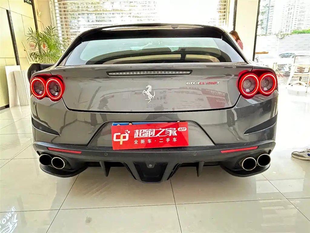 Ferrari GTC4 Lusso 2017 3.9T V8 2018 - thumbnail 3