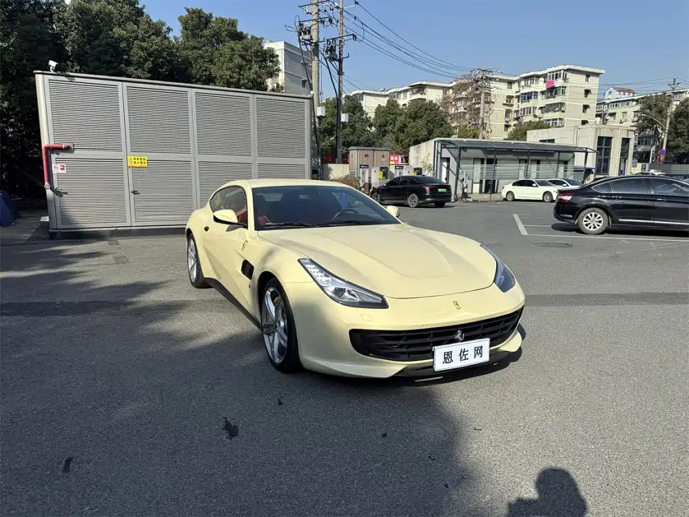 Ferrari GTC4 Lusso 2017 3.9T V8 2020 - thumbnail 3