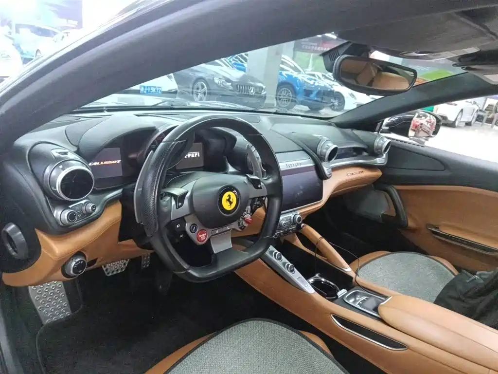 Ferrari GTC4 Lusso 2017 3.9T V8 2017 - thumbnail 7