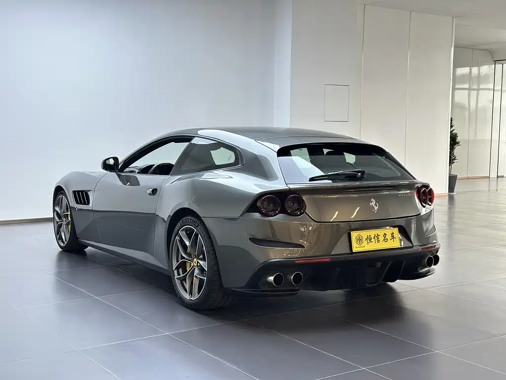 Ferrari GTC4 Lusso 2017 3.9T V8 2018 - thumbnail 5