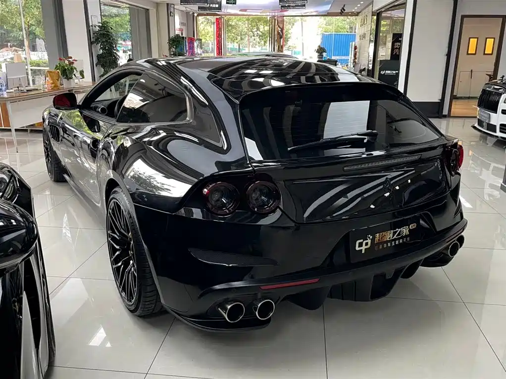 Ferrari GTC4 Lusso 2017 3.9T V8 2019 - thumbnail 6