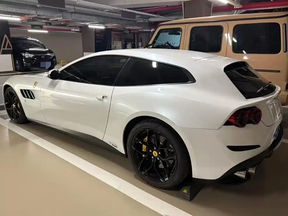 Ferrari GTC4 Lusso 2017 3.9T V8 2019 - thumbnail 7