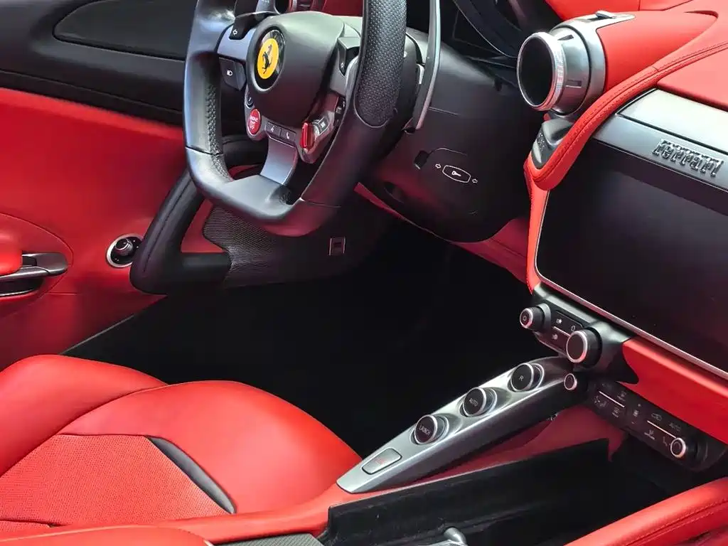 Ferrari GTC4 Lusso 2017 3.9T V8 2019 - thumbnail 9
