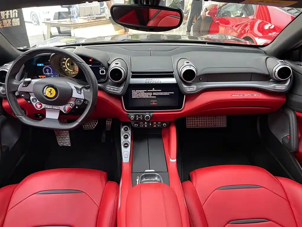 Ferrari GTC4 Lusso 2017 3.9T V8 2019 - thumbnail 14