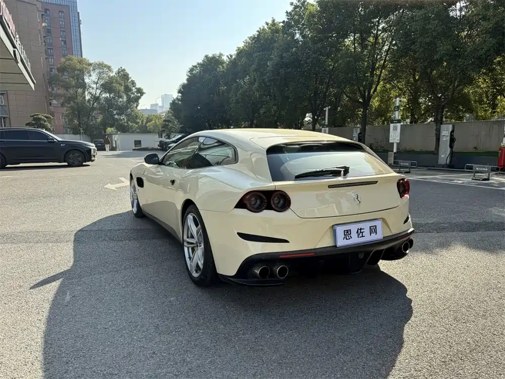 Ferrari GTC4 Lusso 2017 3.9T V8 2020 - thumbnail 16