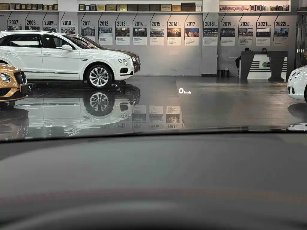 Bentley Bentayga 2018 4.0T V8 2020 - thumbnail 15