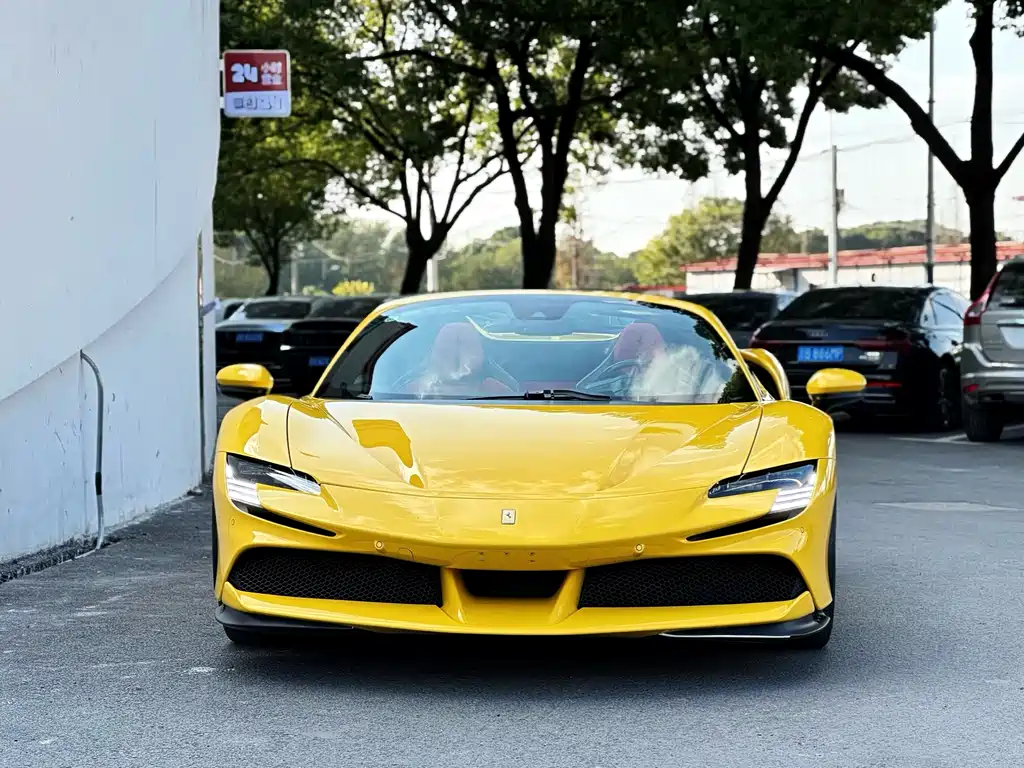 Ferrari SF90 3.9T V8 Spider 2022 - thumbnail 3