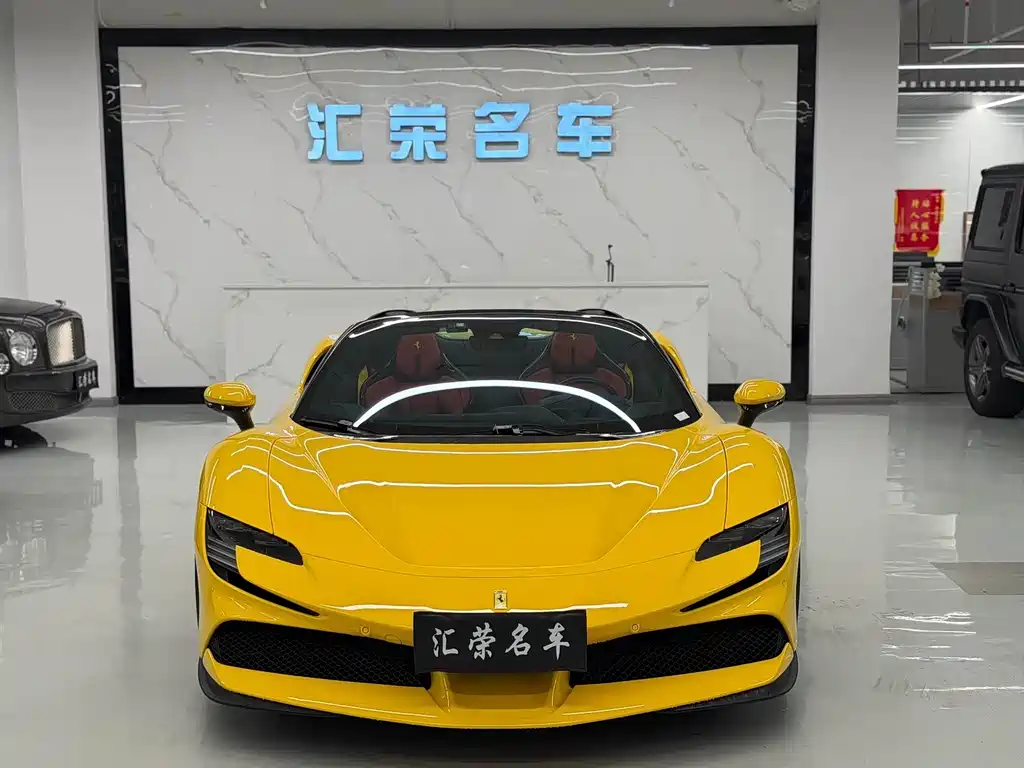 Ferrari SF90 3.9T V8 Spider 2025 - thumbnail 2