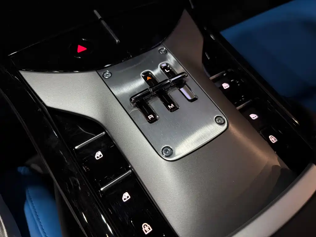 Ferrari Purosangue 2023 6.5L V12 2024 - thumbnail 14