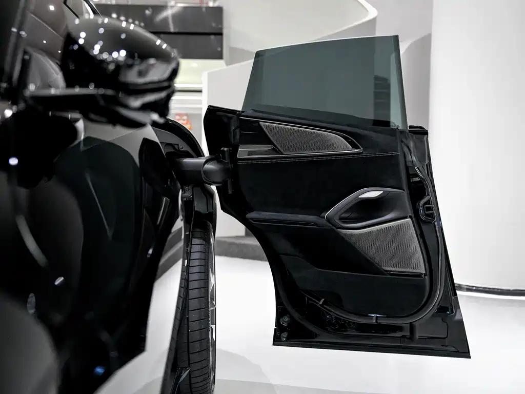 Ferrari Purosangue 2023 6.5L V12 2025 - thumbnail 24