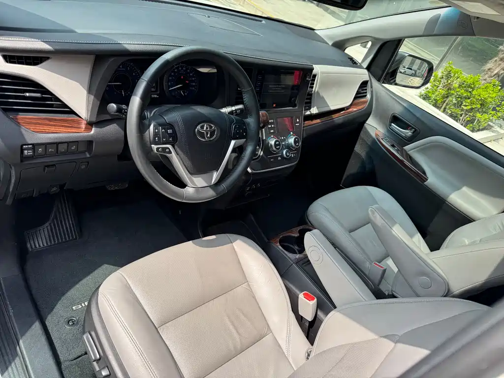 Toyota Toyota Sienna 2016 3.5L Automatic 2016 - thumbnail 3