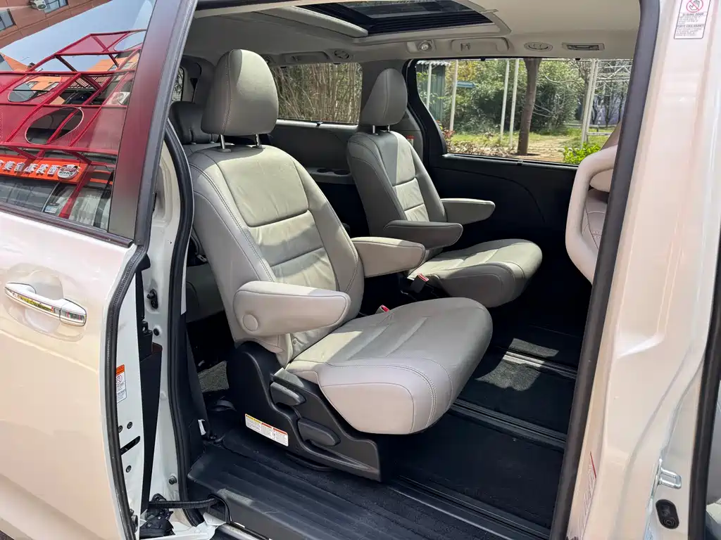 Toyota Toyota Sienna 2016 3.5L Automatic 2016 - thumbnail 6