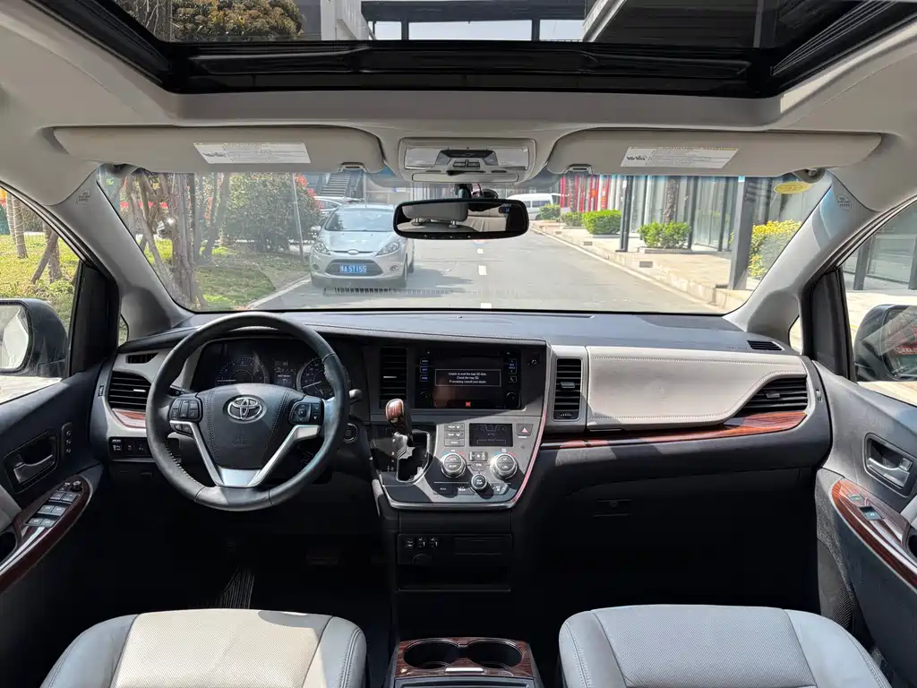 Toyota Toyota Sienna 2016 3.5L Automatic 2016 - thumbnail 7