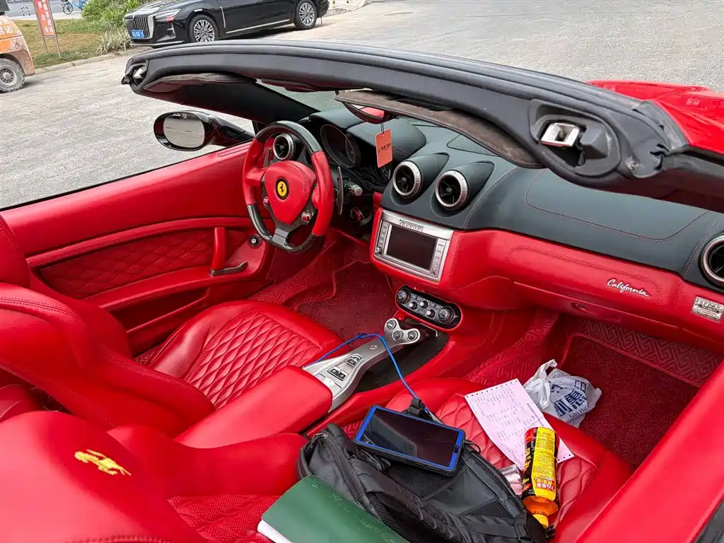 Ferrari California T 2009 4.3L Standard 2014 - thumbnail 3