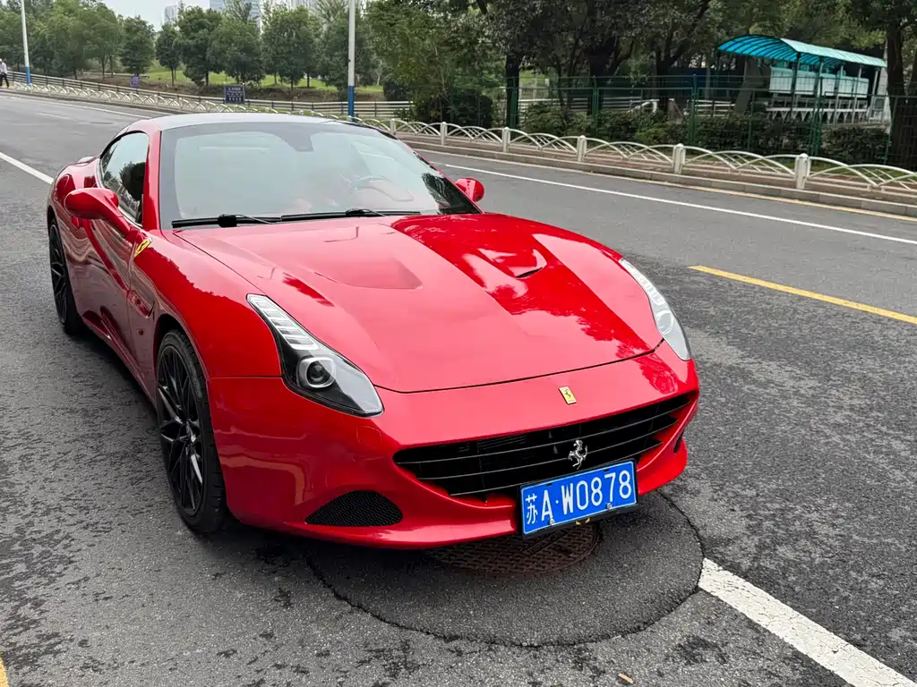 Ferrari California T 2009 4.3L Standard 2011 - thumbnail 2