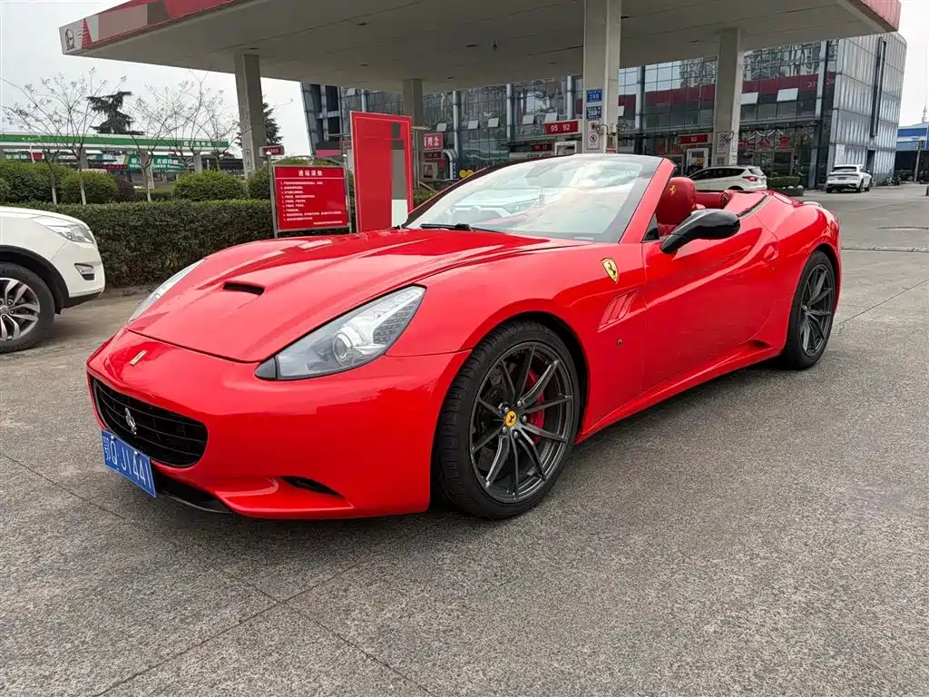 Ferrari California T 2009 4.3L Standard 2014 - thumbnail 5
