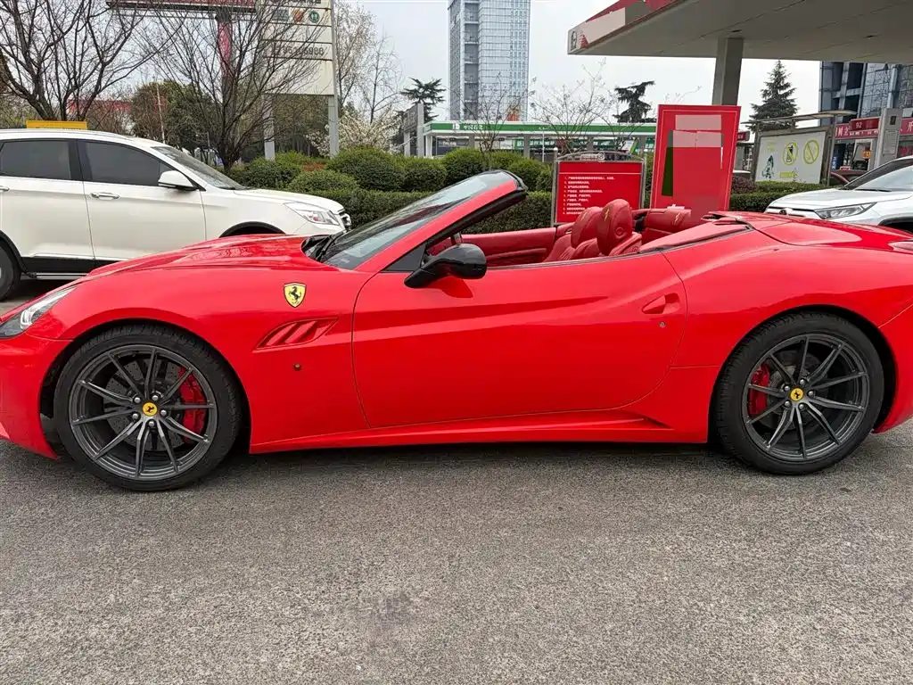 Ferrari California T 2009 4.3L Standard 2014 - thumbnail 7