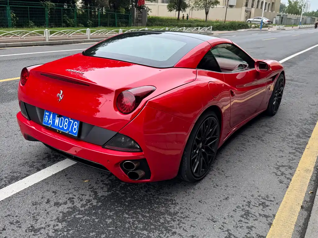 Ferrari California T 2009 4.3L Standard 2011 - thumbnail 7