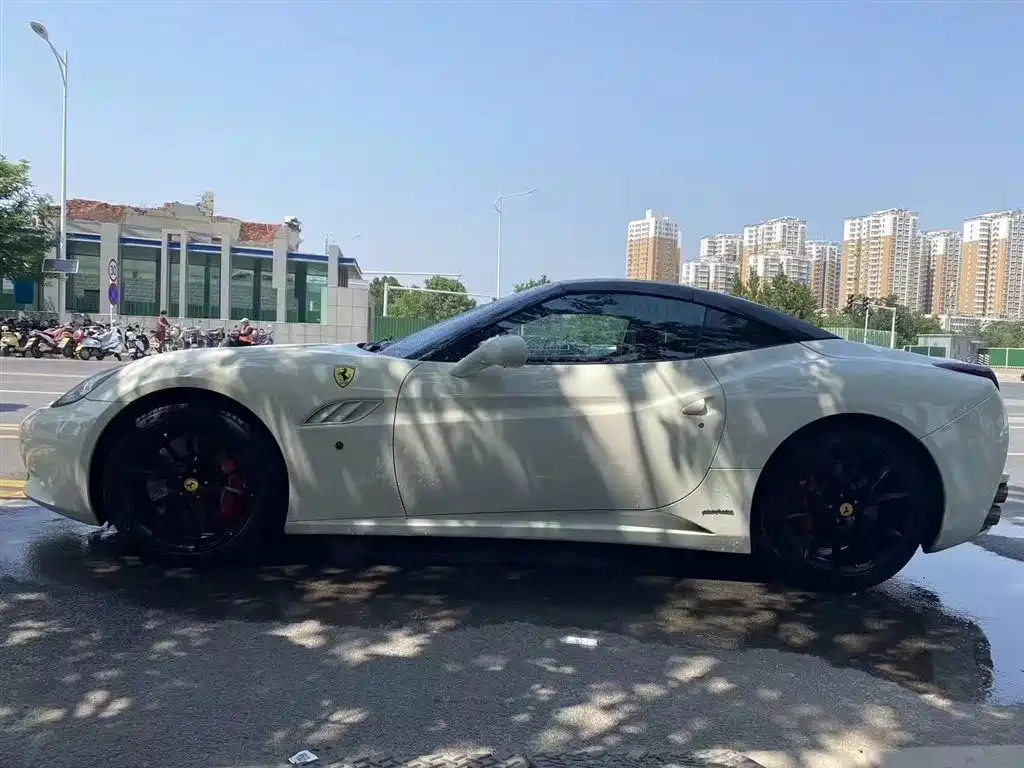 Ferrari California T 4.3L Standard 2012 2013 - thumbnail 2