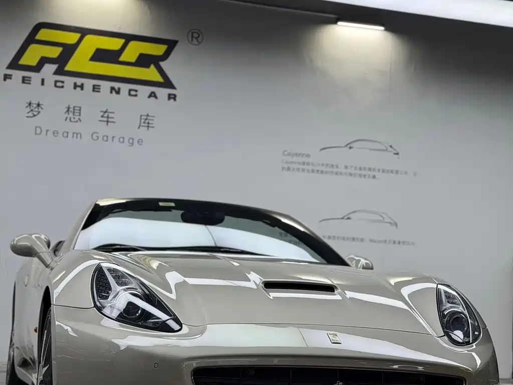 Ferrari California T 2012 4.3L Standard 2012 - thumbnail 2