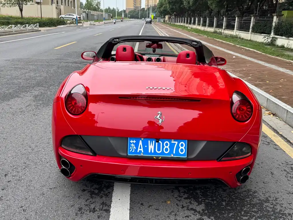 Ferrari California T 2009 4.3L Standard 2011 - thumbnail 16