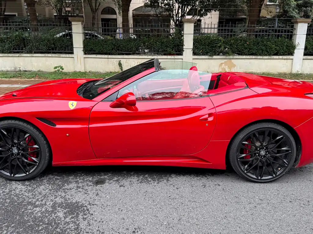 Ferrari California T 2009 4.3L Standard 2011 - thumbnail 17
