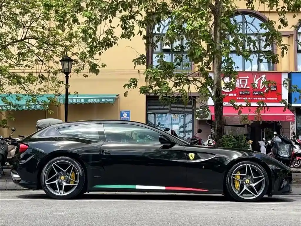 Ferrari Ferrari FF 2012 6.3L V12 2011 - thumbnail 3