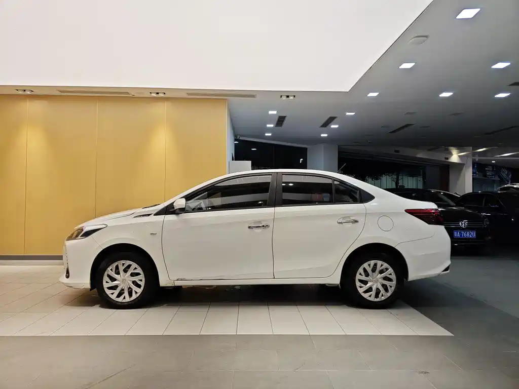 Toyota Toyota Vios 2022 1.5L 20th Anniversary Edition 2023 - thumbnail 6