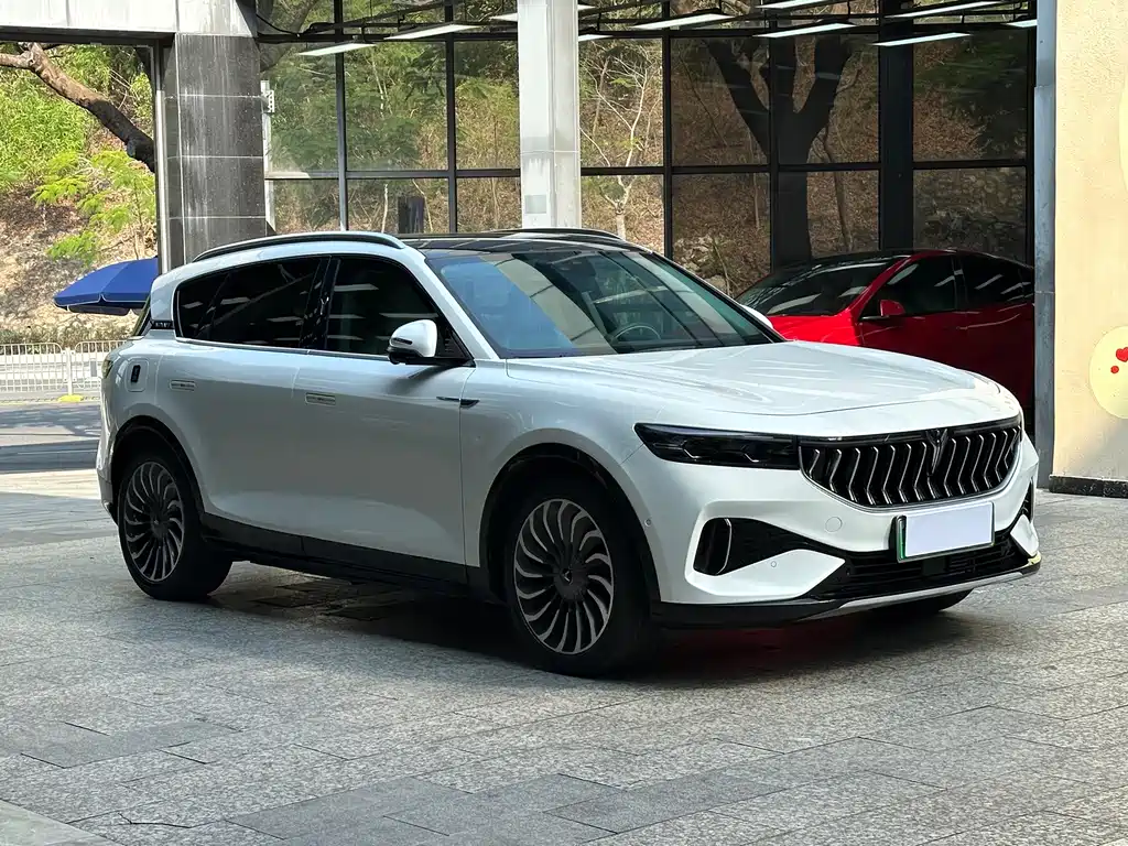 Lantu Auto Lantu FREE 2021 Standard Range Extended AWD Exclusive Luxury Package 2022 - thumbnail 3
