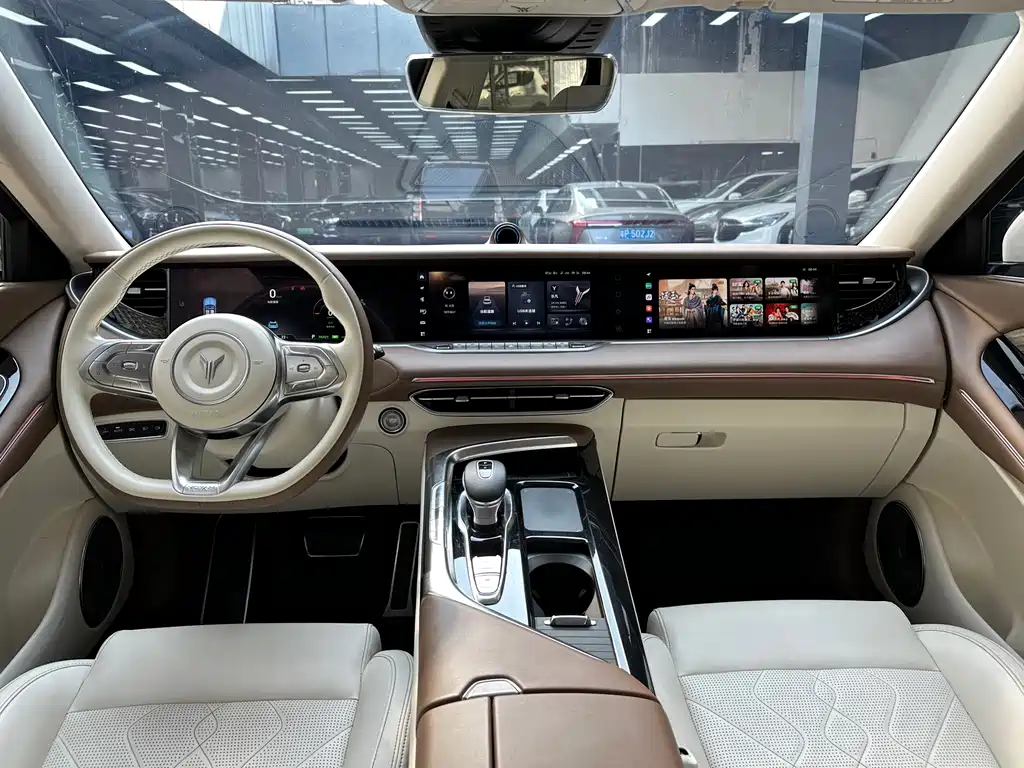 Lantu Auto Lantu FREE 2021 Standard Range Extended AWD Exclusive Luxury Package 2022 - thumbnail 9