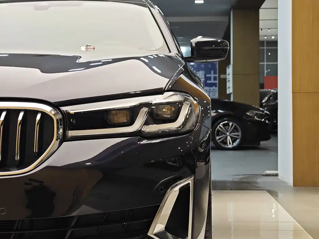 BMW BMW 5 Series 2021 Model Year Facelift 530Li Leading Edition Luxury Package 2021 - thumbnail 2