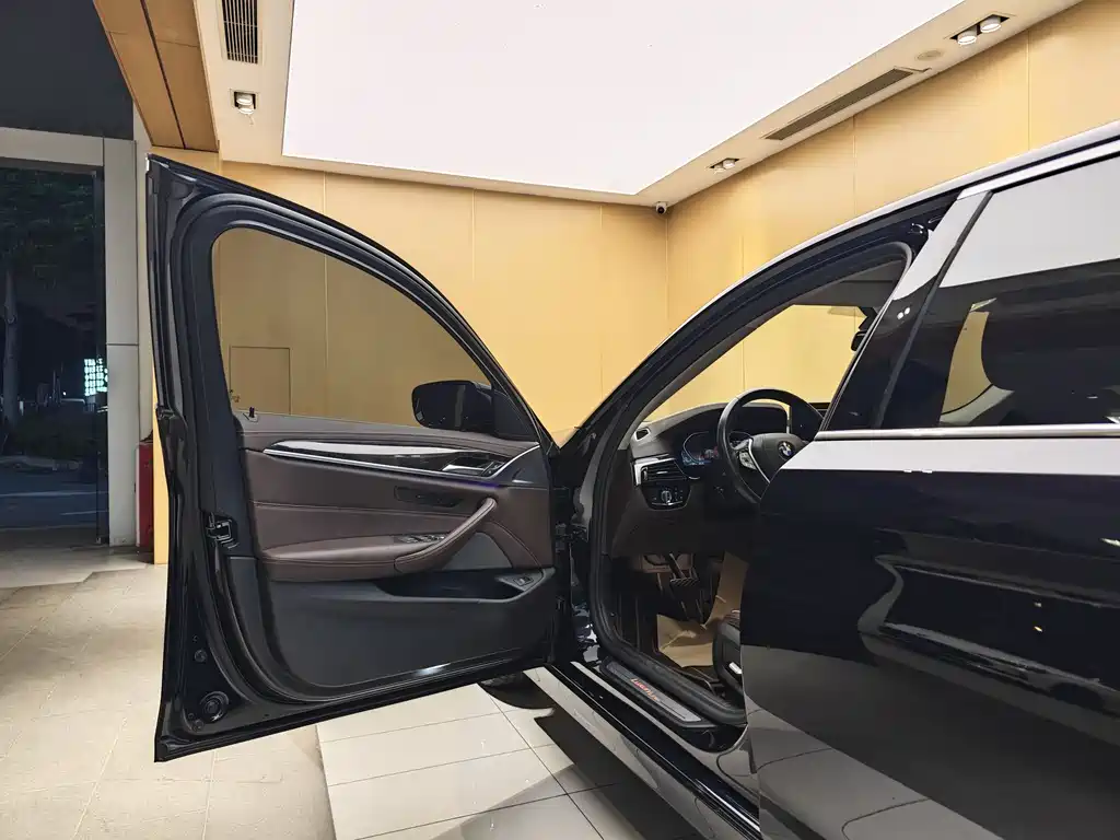 BMW BMW 5 Series 2021 Model Year Facelift 530Li Leading Edition Luxury Package 2021 - thumbnail 8