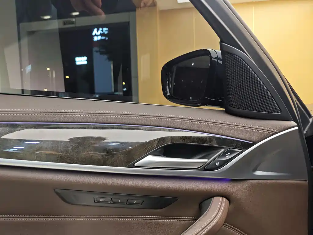 BMW BMW 5 Series 2021 Model Year Facelift 530Li Leading Edition Luxury Package 2021 - thumbnail 9