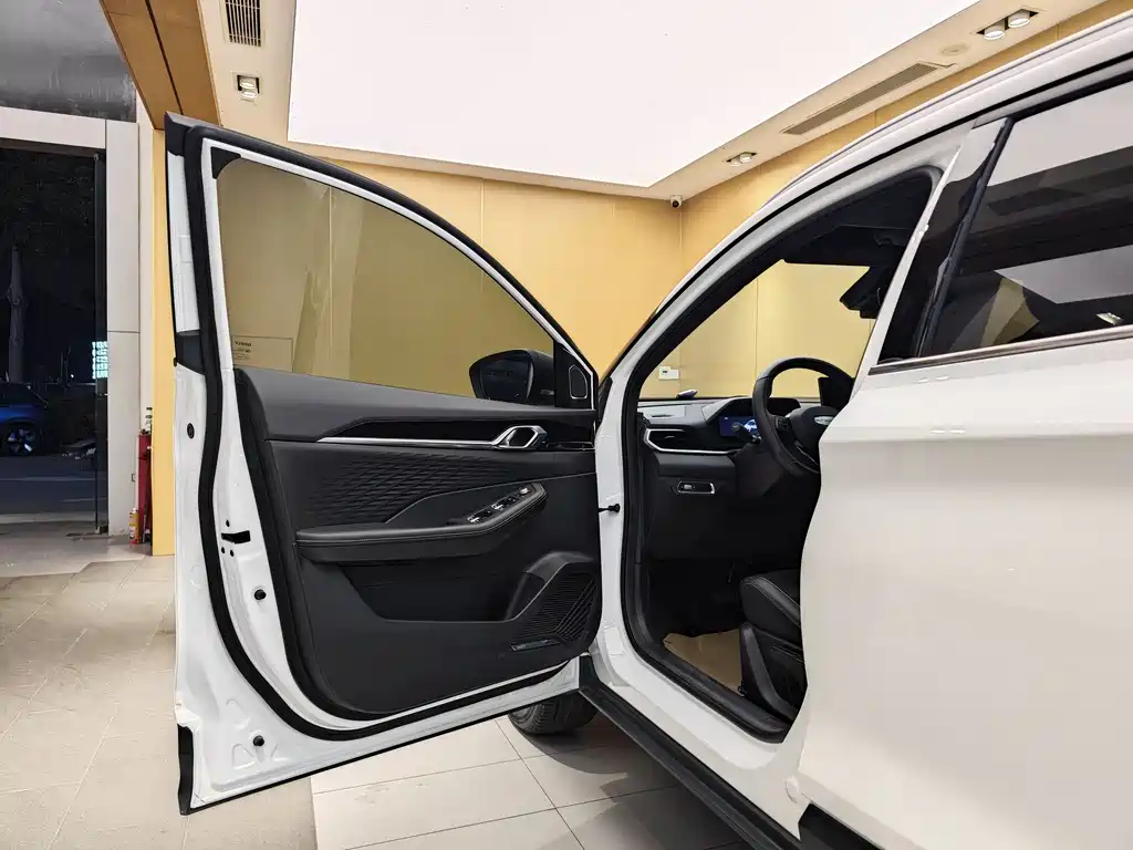 Geely Auto Geely Binyue 2025 Binyue L 1.5TD DCT Starlight 2024 - thumbnail 7